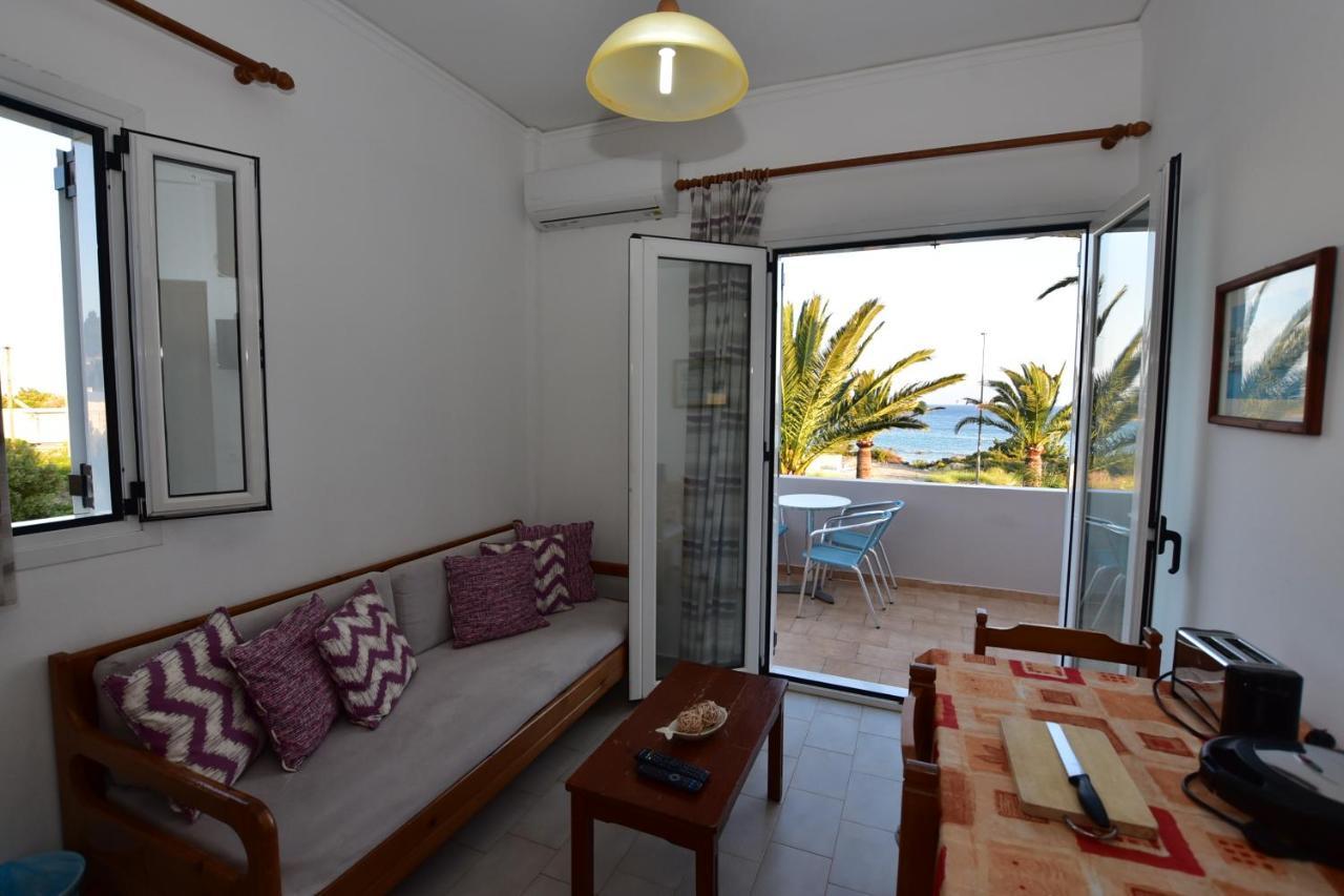 Morpheas Rooms Palaiochora Bagian luar foto