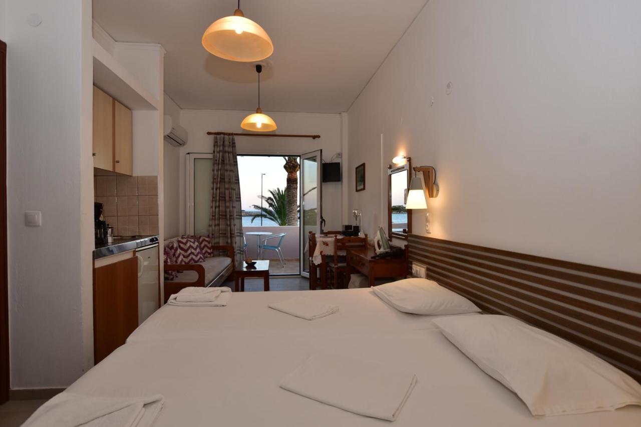 Morpheas Rooms Palaiochora Bagian luar foto